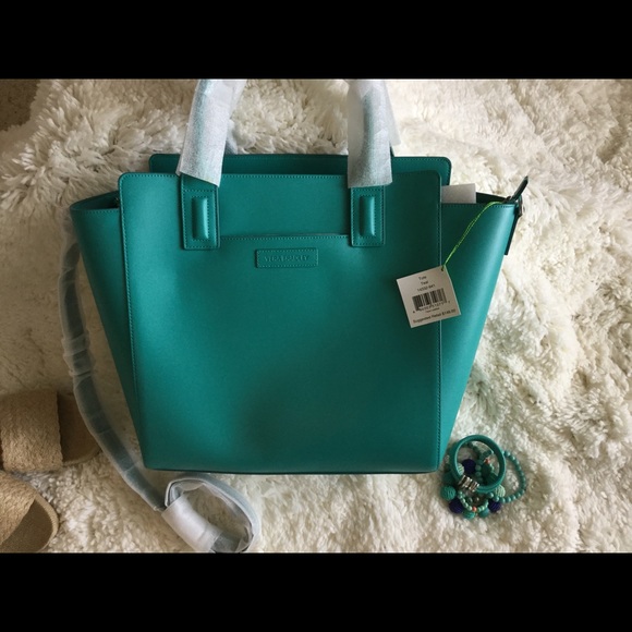 Vera Bradley Tote - Picture 3 of 4